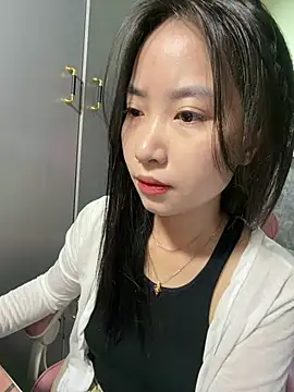 Snapshot of Linne6789 chatting on 05/09/26, 03:12 Linne6789 online show from 05/09/26, 03:12
