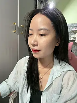 Snapshot of Linne6789 chatting on 05/10/26, 03:23 Linne6789 online show from 05/10/26, 03:23