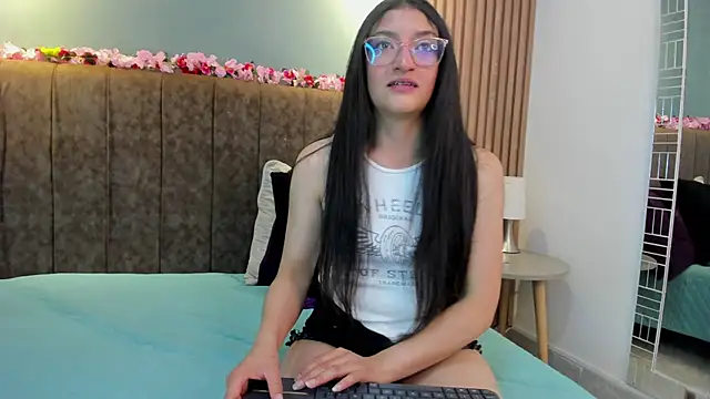 Snapshot of HannaWen_ chatting on 04/24/26, 07:49 HannaWen online show from 04/24/26, 07:49
