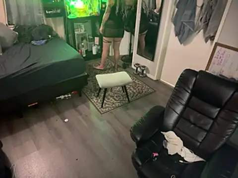 Alicethickpeach online show from 06/25/26, 10:31