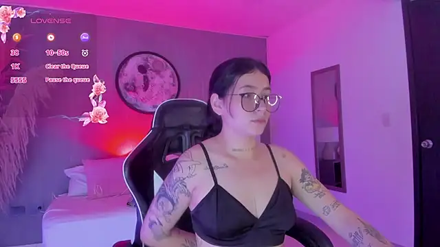 charlottee27  online show from 06/25/26, 02:11