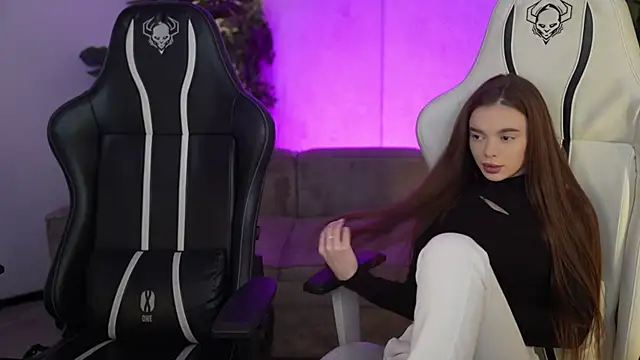 Snapshot of Zlata_Sky chatting on 10/02/25, 06:48 Zlata Sky online show from 10/02/25, 06:48