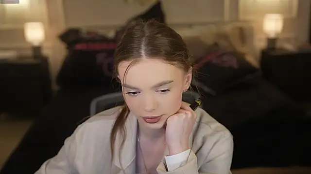 Snapshot of Zlata_Sky chatting on 06/11/26, 02:48 Zlata Sky online show from 06/11/26, 02:48