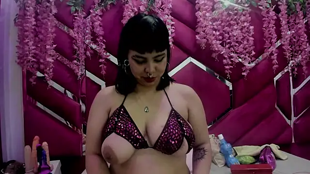 Snapshot of vanesa_bobs chatting on 05/01/26, 03:44 vanesa bobs online show from 05/01/26, 03:44