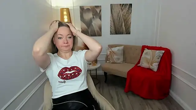 Snapshot of CharlotteKerti chatting on 02/10/26, 11:47 CharlotteKerti online show from 02/10/26, 11:47