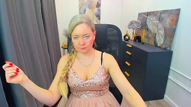 Snapshot of CharlotteKerti chatting on 04/09/26, 11:59 CharlotteKerti online show from 04/09/26, 11:59