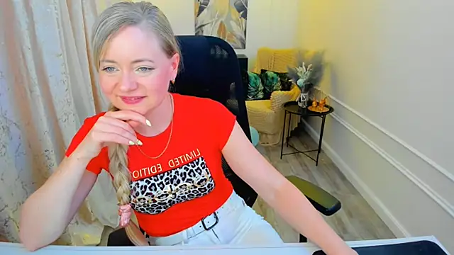 Snapshot of CharlotteKerti chatting on 06/03/26, 02:33 CharlotteKerti online show from 06/03/26, 02:33