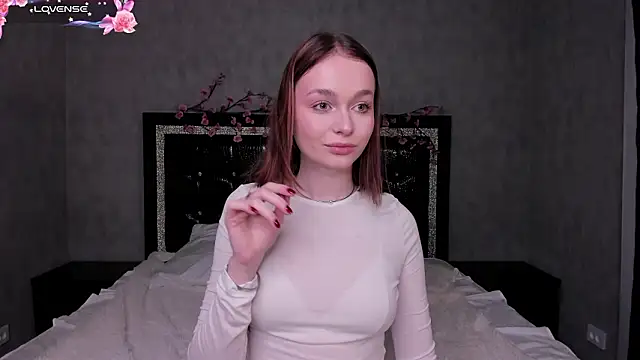 Snapshot of LillianPerry chatting on 03/09/26, 05:28 LillianPerry online show from 03/09/26, 05:28