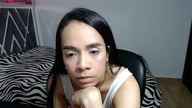 Snapshot of paula_lopez__ chatting on 04/03/26, 10:08 paula lopez online show from 04/03/26, 10:08