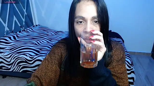 Snapshot of paula_lopez__ chatting on 04/10/26, 11:42 paula lopez online show from 04/10/26, 11:42