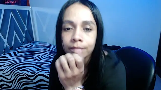 Snapshot of paula_lopez__ chatting on 04/25/26, 11:13 paula lopez online show from 04/25/26, 11:13
