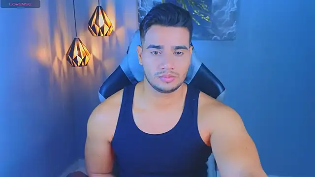 Snapshot of AndresRodriguez1 chatting on 04/11/26, 11:03 AndresRodriguez1 online show from 04/11/26, 11:03