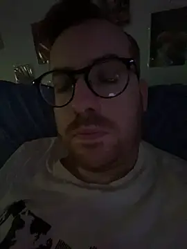 Snapshot of io1Elian chatting on 05/13/26, 02:25 io1Elian online show from 05/13/26, 02:25