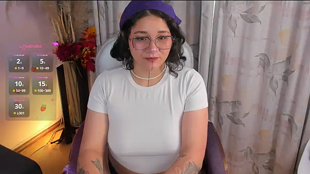 Snapshot of Sylvara_bx chatting on 05/26/26, 12:12 Sylvara bx online show from 05/26/26, 12:12