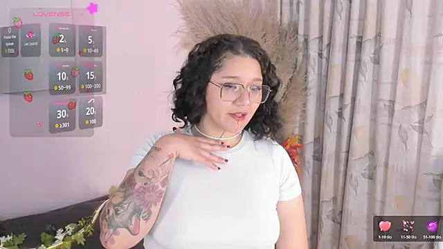 Snapshot of Sylvara_bx chatting on 06/16/26, 12:41 Sylvara bx online show from 06/16/26, 12:41