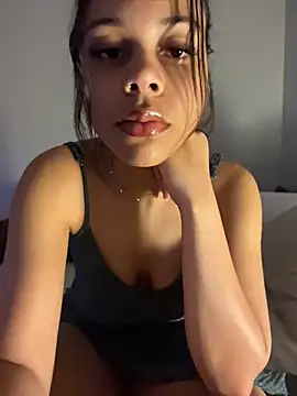 Snapshot of Petite_Baddie chatting on 04/25/26, 06:16 Petite Baddie online show from 04/25/26, 06:16
