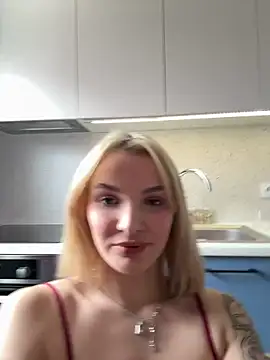 Snapshot of SinLuna_ chatting on 06/12/26, 11:09 SinLuna online show from 06/12/26, 11:09