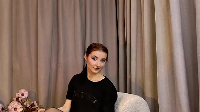 Snapshot of NicoleLuxe chatting on 02/26/26, 05:45 NicoleLuxe online show from 02/26/26, 05:45