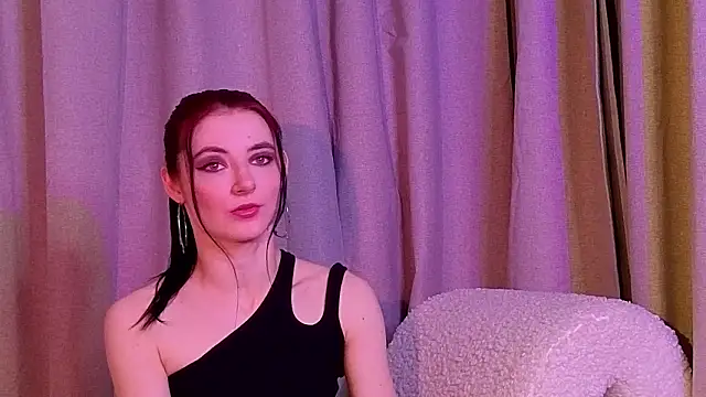 Snapshot of NicoleLuxe chatting on 03/05/26, 04:47 NicoleLuxe online show from 03/05/26, 04:47
