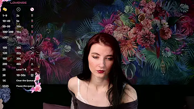 Snapshot of NicoleLuxe chatting on 04/24/26, 07:05 NicoleLuxe online show from 04/24/26, 07:05