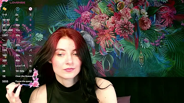 Snapshot of NicoleLuxe chatting on 05/19/26, 07:20 NicoleLuxe online show from 05/19/26, 07:20