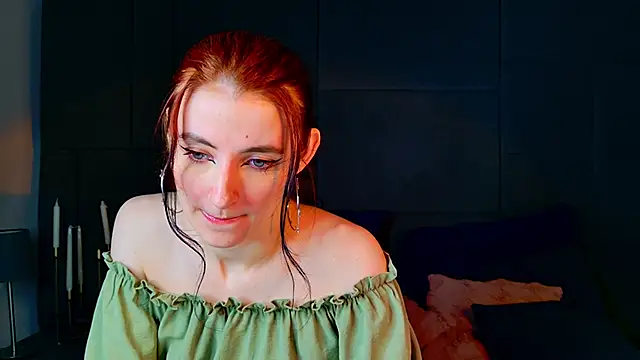 Snapshot of NicoleLuxe chatting on 06/01/26, 06:42 NicoleLuxe online show from 06/01/26, 06:42