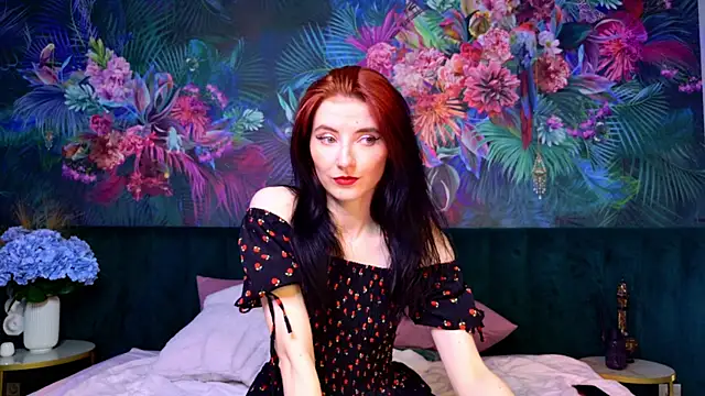 Snapshot of NicoleLuxe chatting on 06/04/26, 06:14 NicoleLuxe online show from 06/04/26, 06:14