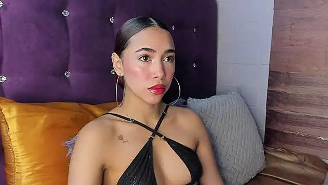 LiaHansson00 online show from 07/17/26, 04:12