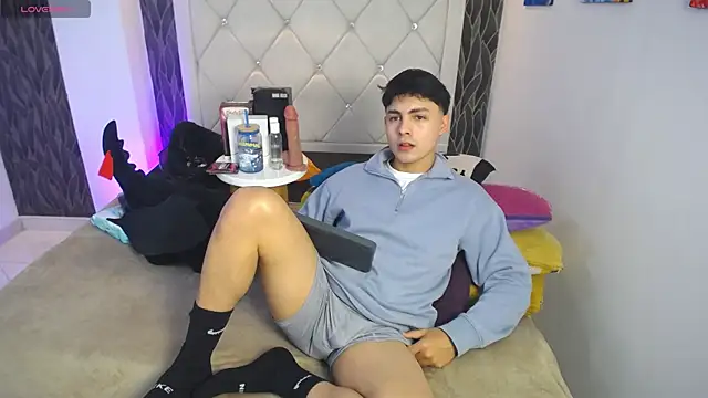 Snapshot of Samu_Hott chatting on 04/11/26, 08:35 Samu Hott online show from 04/11/26, 08:35