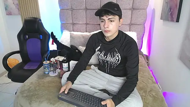 Snapshot of Samu_Hott chatting on 05/15/26, 08:05 Samu Hott online show from 05/15/26, 08:05