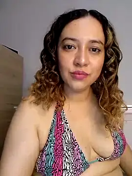 Snapshot of risitos23 chatting on 06/28/26, 02:39 risitos23 online show from 06/28/26, 02:39