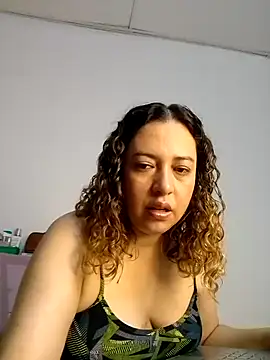 Snapshot of risitos23 chatting on 07/19/26, 10:02 risitos23 online show from 07/19/26, 10:02