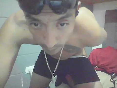 Snapshot of FierrudoMora777 chatting on 05/18/26, 01:02 FierrudoMora777 online show from 05/18/26, 01:02