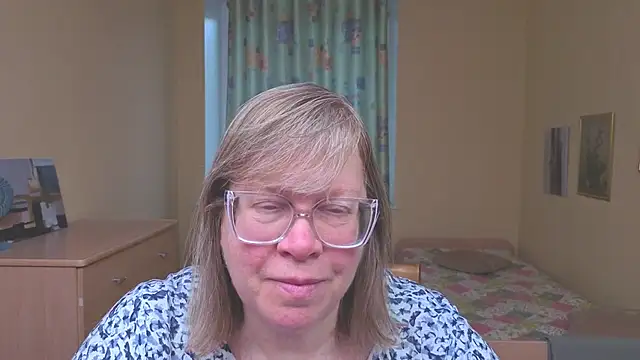 Snapshot of Emma_Eclipsee chatting on 02/22/26, 01:53 Emma Eclipsee online show from 02/22/26, 01:53