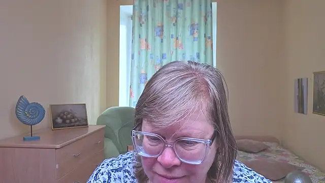 Snapshot of Emma_Eclipsee chatting on 02/28/26, 10:38 Emma Eclipsee online show from 02/28/26, 10:38