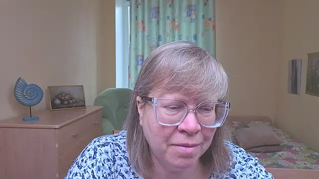 Snapshot of Emma_Eclipsee chatting on 03/01/26, 11:12 Emma Eclipsee online show from 03/01/26, 11:12