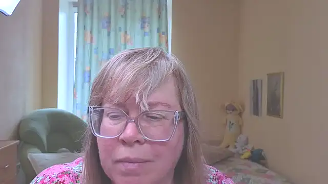 Snapshot of Emma_Eclipsee chatting on 05/17/26, 11:39 Emma Eclipsee online show from 05/17/26, 11:39
