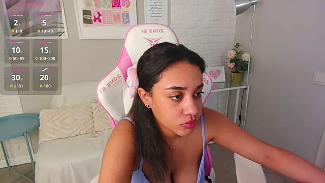 Snapshot of Luna_Cortier chatting on 03/07/26, 05:37 Luna Cortier online show from 03/07/26, 05:37