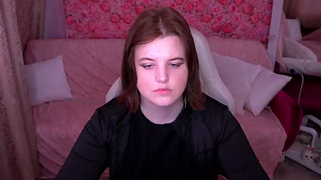 Snapshot of KristiFoxy chatting on 03/11/26, 06:30 KristiFoxy online show from 03/11/26, 06:30