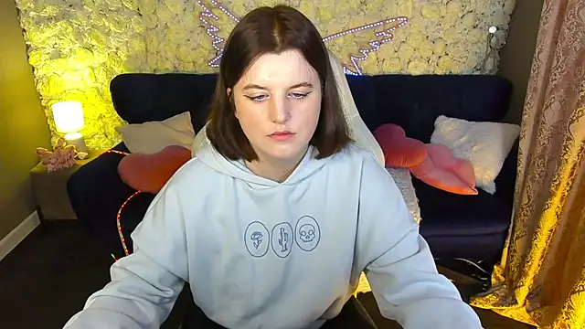 Snapshot of KristiFoxy chatting on 03/17/26, 06:17 KristiFoxy online show from 03/17/26, 06:17