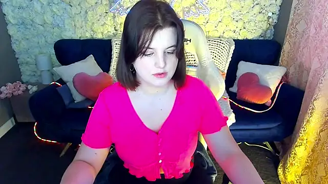 Snapshot of KristiFoxy chatting on 03/23/26, 06:17 KristiFoxy online show from 03/23/26, 06:17