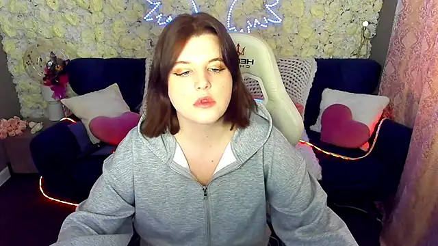 Snapshot of KristiFoxy chatting on 03/24/26, 06:07 KristiFoxy online show from 03/24/26, 06:07