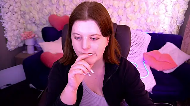 Snapshot of KristiFoxy chatting on 04/28/26, 01:38 KristiFoxy online show from 04/28/26, 01:38