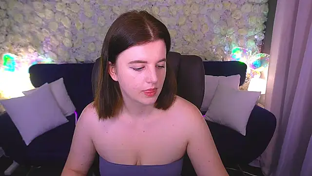 Snapshot of KristiFoxy chatting on 06/11/26, 04:54 KristiFoxy online show from 06/11/26, 04:54