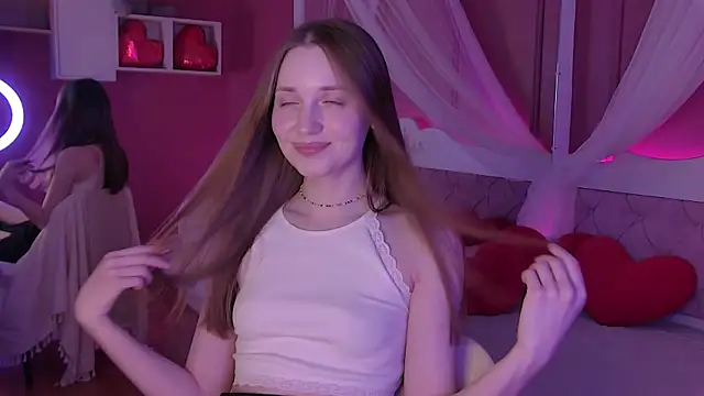 Snapshot of EmmaSagge chatting on 03/18/26, 06:38 EmmaSagge online show from 03/18/26, 06:38