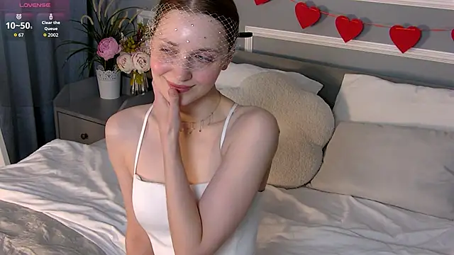 EmmaSagge online show from 06/19/26, 06:51