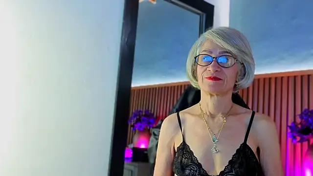 Snapshot of miss_monserrate01 chatting on 03/30/26, 01:34 miss monserrate01 online show from 03/30/26, 01:34