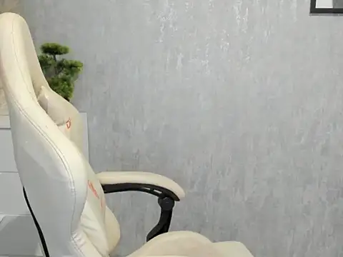 MistressMiia online show from 05/30/26, 05:21