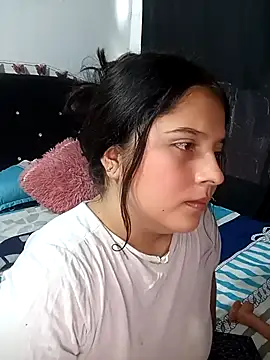 Snapshot of Salome_Vivas chatting on 04/19/26, 02:49 Salome Vivas online show from 04/19/26, 02:49