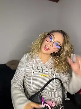 Maddy Beluci online show from 07/11/26, 12:02